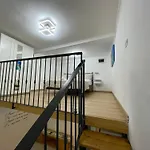 Vico Spaccanapoli 1